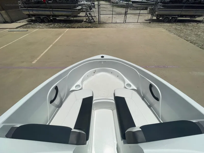 Slide: The Image of Tahoe 450 TS 2018 - 30