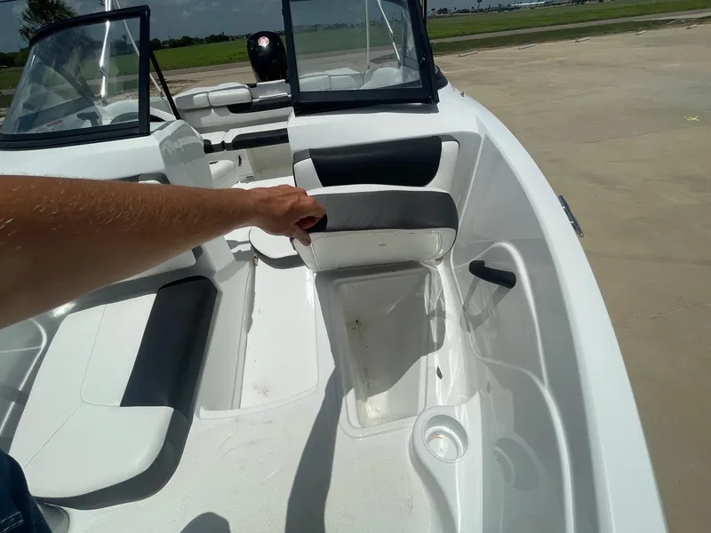 Slide: The Image of Tahoe 450 TS 2018 - 31