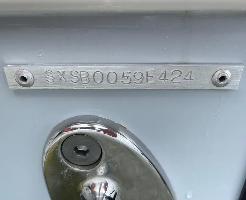 Slide: The Image of Sea Hunt Ultra 305 SE 2024 - 56