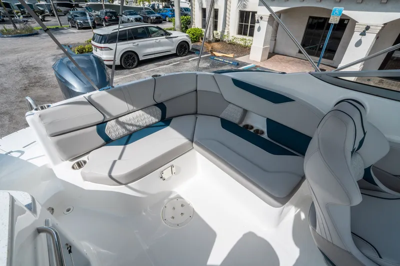 Slide: The Image of Hurricane SunDeck 2400 OB 2026 - 12