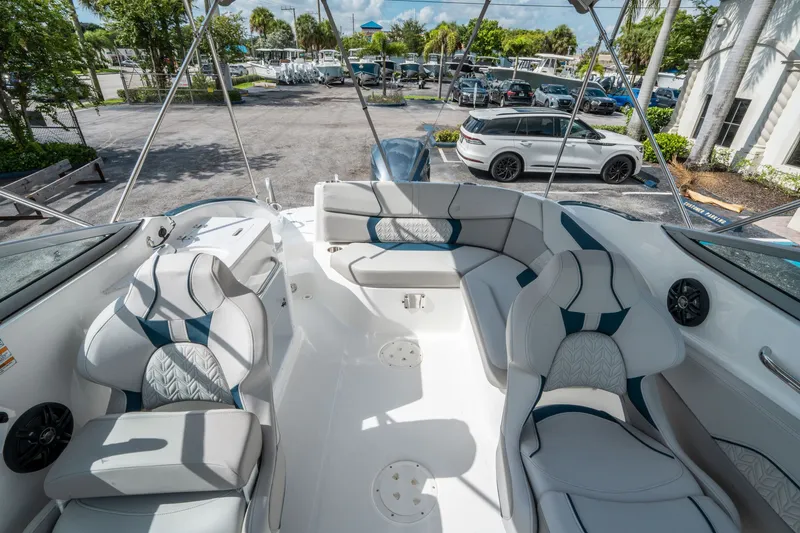 Slide: The Image of Hurricane SunDeck 2400 OB 2026 - 11