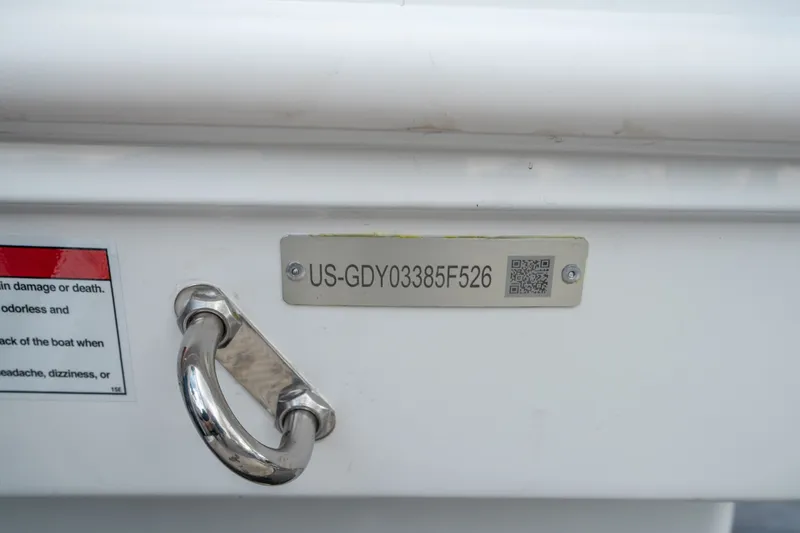 Slide: The Image of Hurricane SunDeck Sport 185 OB 2026 - 25