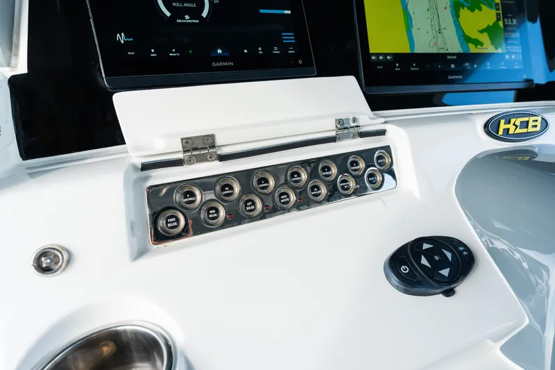 Slide: The Image of HCB 42 Lujo 2023 - 115