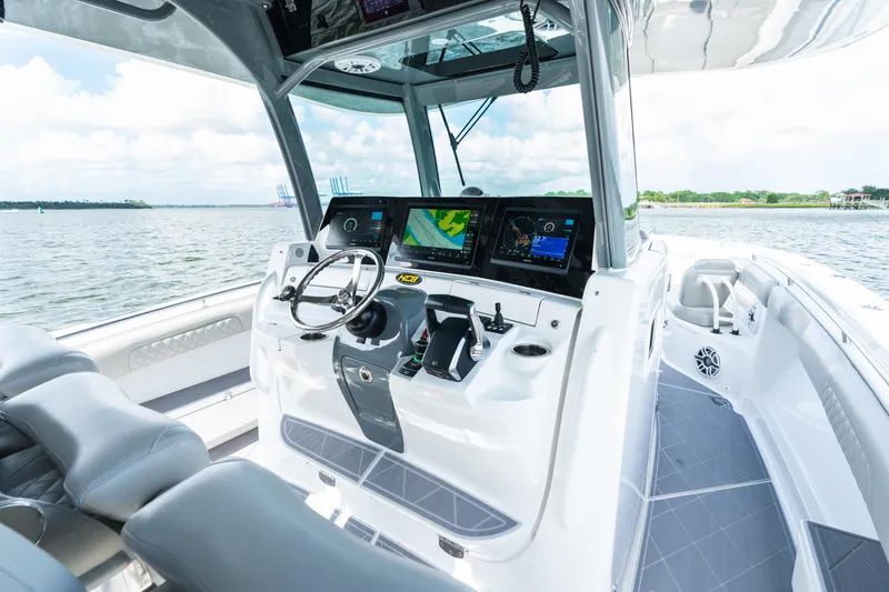 Slide: The Image of HCB 42 Lujo 2023 - 131