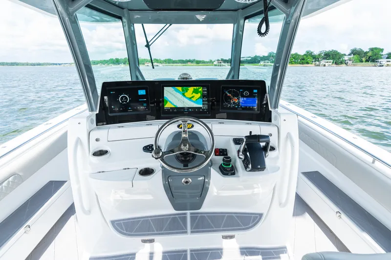 Slide: The Image of HCB 42 Lujo 2023 - 132