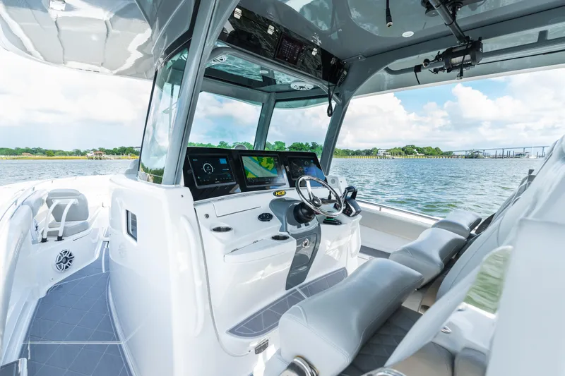 Slide: The Image of HCB 42 Lujo 2023 - 133