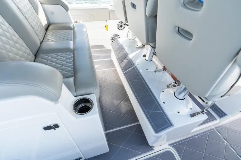 Slide: The Image of HCB 42 Lujo 2023 - 152