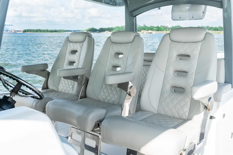 Slide: The Image of HCB 42 Lujo 2023 - 158