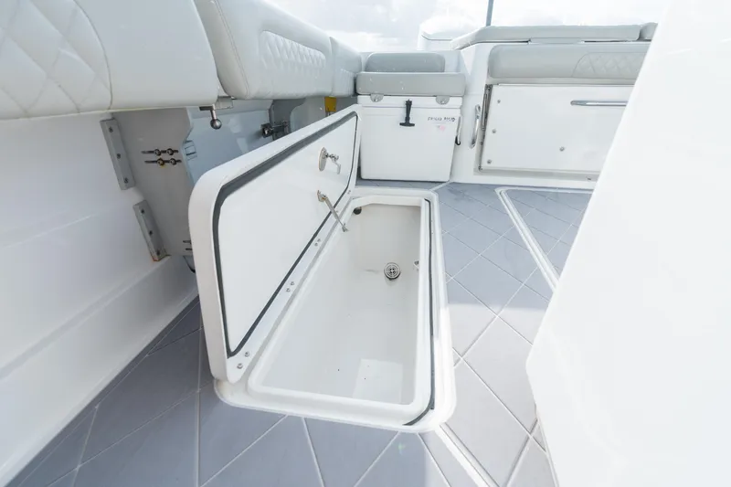 Slide: The Image of HCB 42 Lujo 2023 - 65