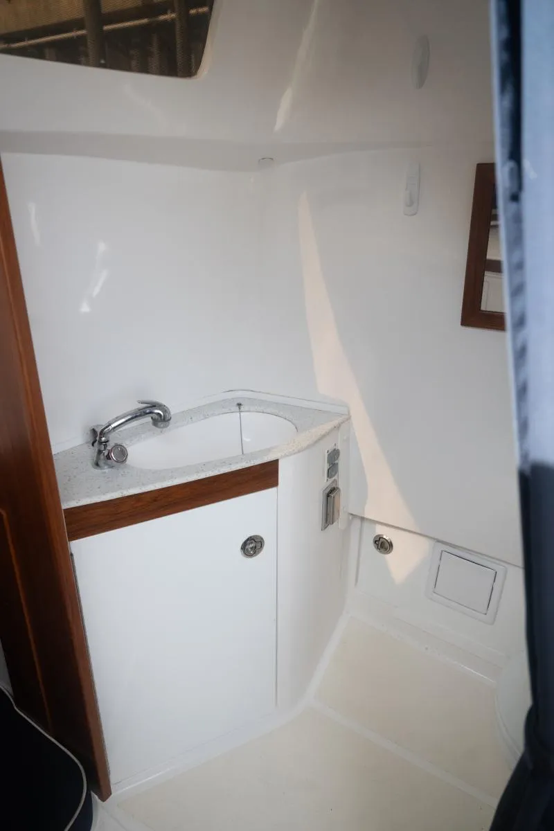 Slide: The Image of Hunt Yachts 32 Center Console 2019 - 55