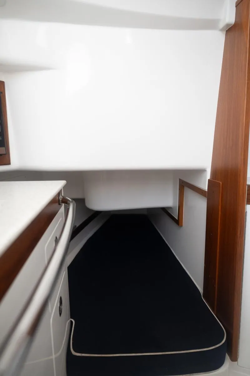 Slide: The Image of Hunt Yachts 32 Center Console 2019 - 58