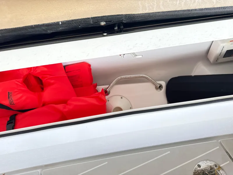 Slide: The Image of Axopar 28 CABIN 2019 - 51