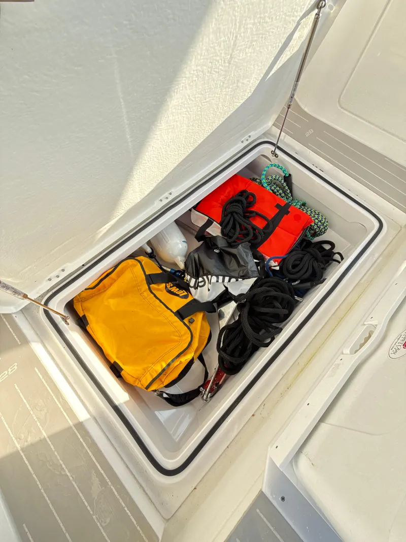 Slide: The Image of Axopar 28 CABIN 2019 - 61