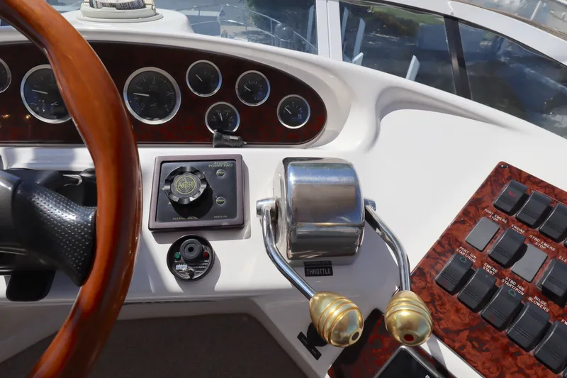 Slide: The Image of Sea Ray 400 Sedan Bridge 2001 - 14