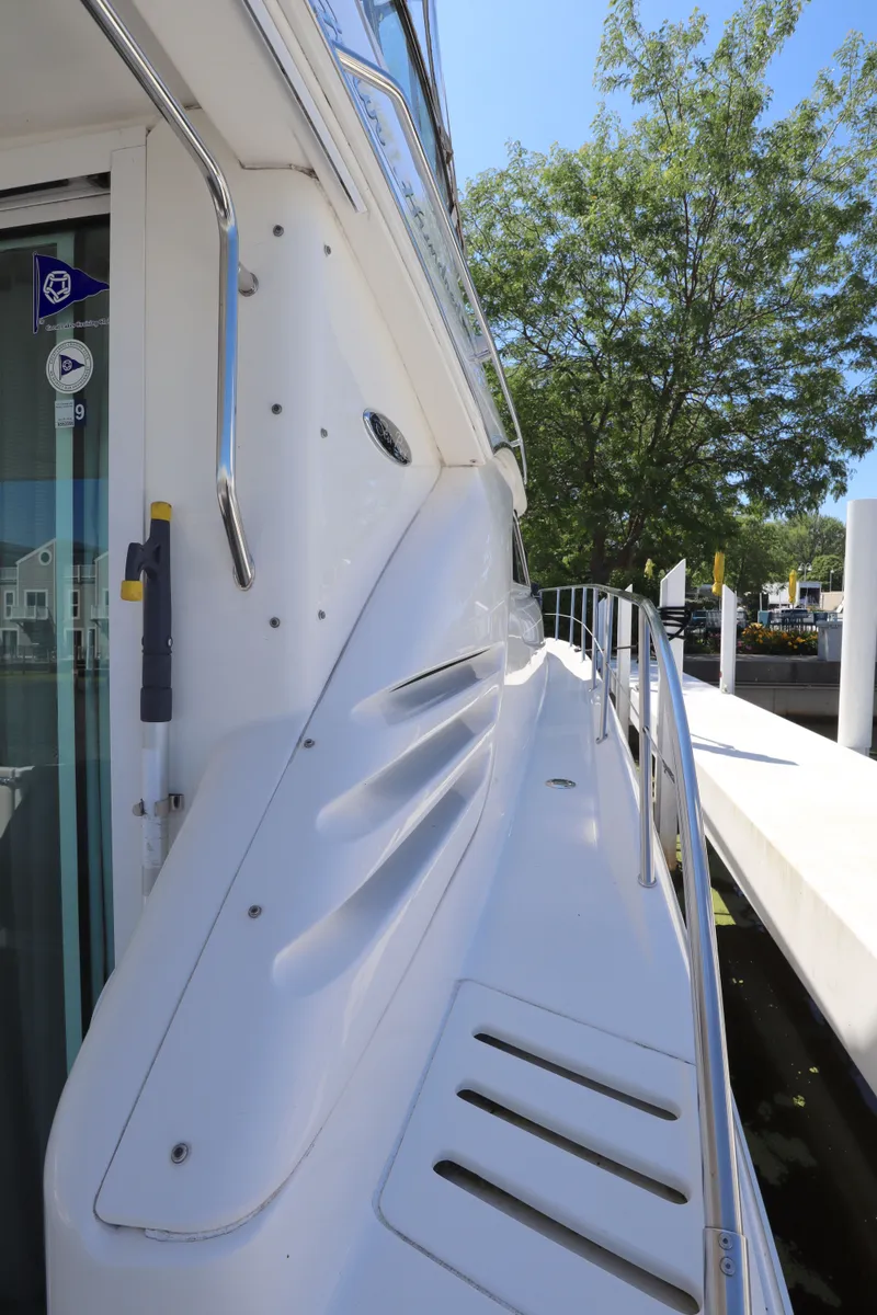 Slide: The Image of Sea Ray 400 Sedan Bridge 2001 - 28