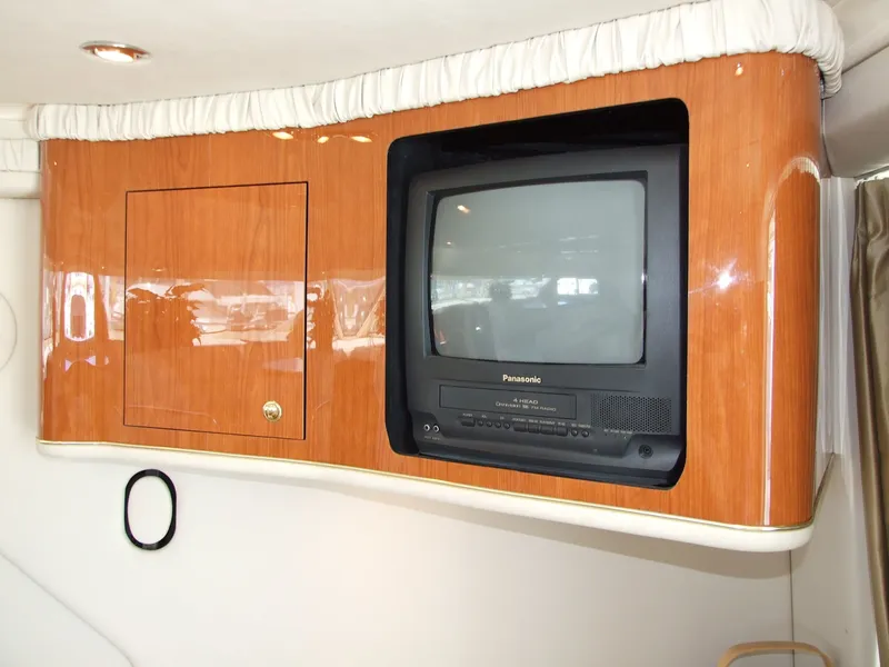 Slide: The Image of Sea Ray 400 Sedan Bridge 2001 - 36