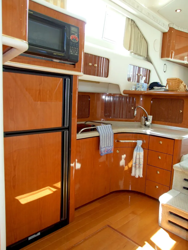 Slide: The Image of Sea Ray 400 Sedan Bridge 2001 - 39