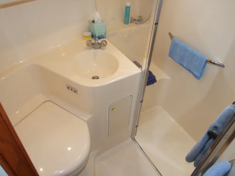 Slide: The Image of Sea Ray 400 Sedan Bridge 2001 - 6