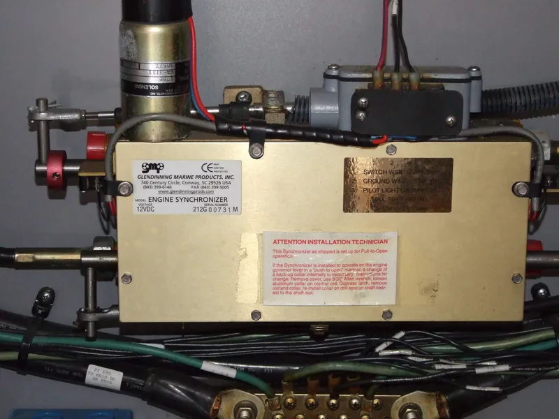 Slide: The Image of Sea Ray 400 Sedan Bridge 2001 - 66