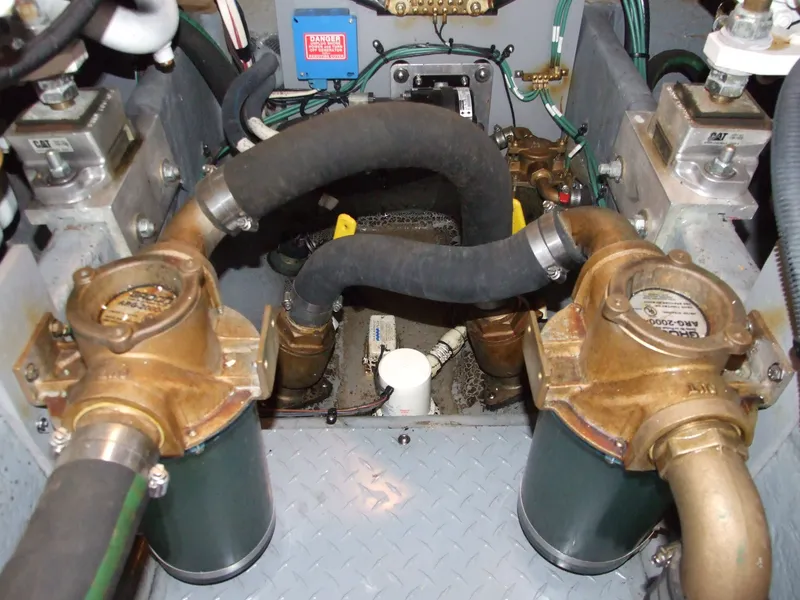 Slide: The Image of Sea Ray 400 Sedan Bridge 2001 - 67