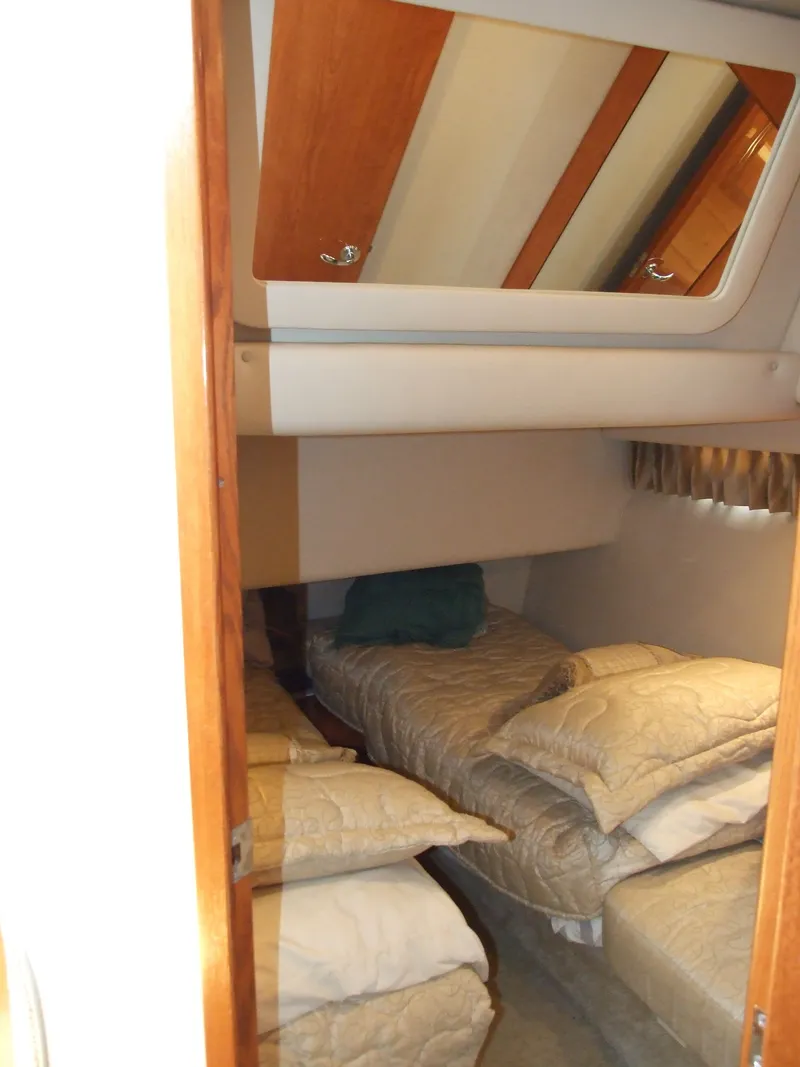 Slide: The Image of Sea Ray 400 Sedan Bridge 2001 - 7