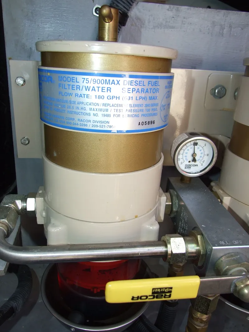 Slide: The Image of Sea Ray 400 Sedan Bridge 2001 - 72