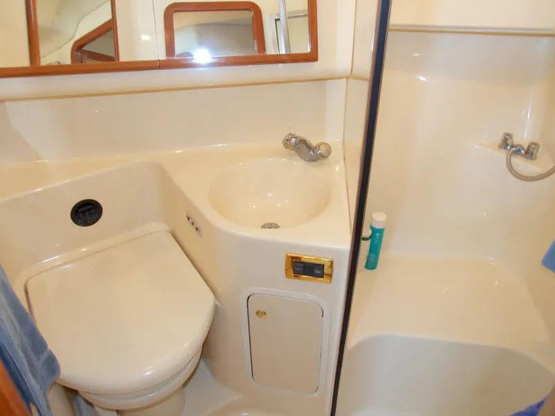 Slide: The Image of Sea Ray 400 Sedan Bridge 2001 - 8