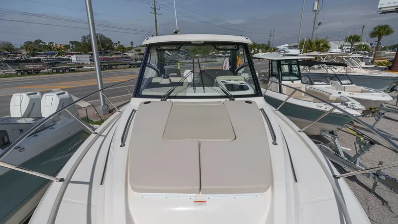 Slide: The Image of Boston Whaler 325 Conquest 2026 - 11