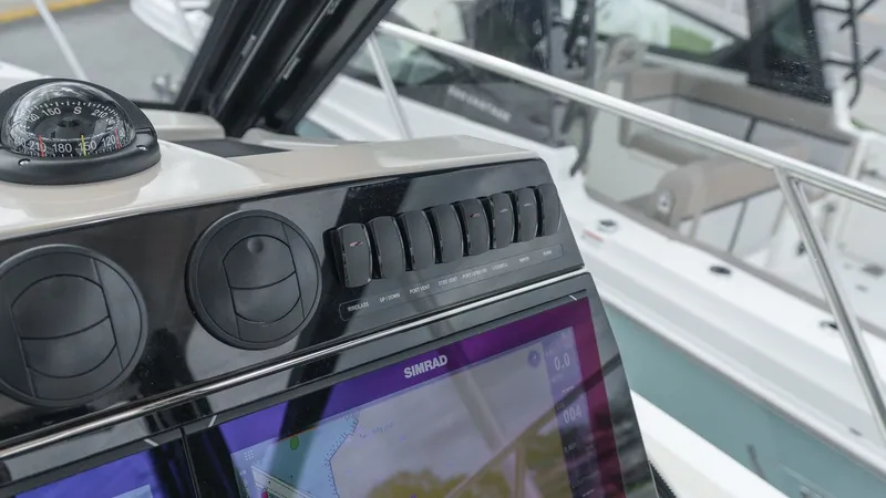 Slide: The Image of Boston Whaler 325 Conquest 2026 - 30