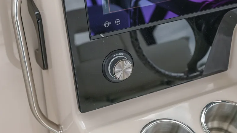 Slide: The Image of Boston Whaler 325 Conquest 2026 - 31