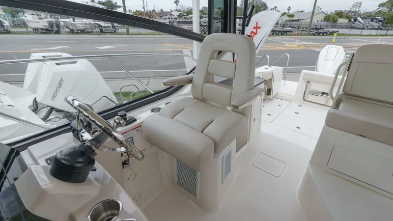 Slide: The Image of Boston Whaler 325 Conquest 2026 - 38