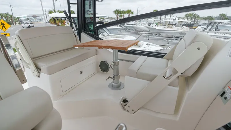 Slide: The Image of Boston Whaler 325 Conquest 2026 - 42