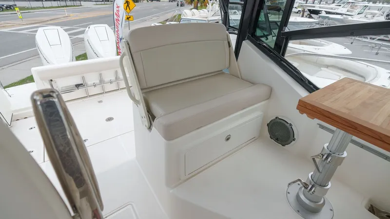 Slide: The Image of Boston Whaler 325 Conquest 2026 - 45