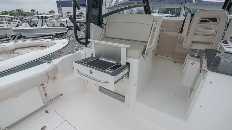 Slide: The Image of Boston Whaler 325 Conquest 2026 - 52