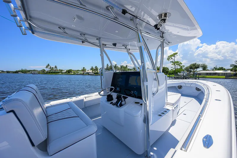 Slide: The Image of Contender 35 ST 2025 - 60