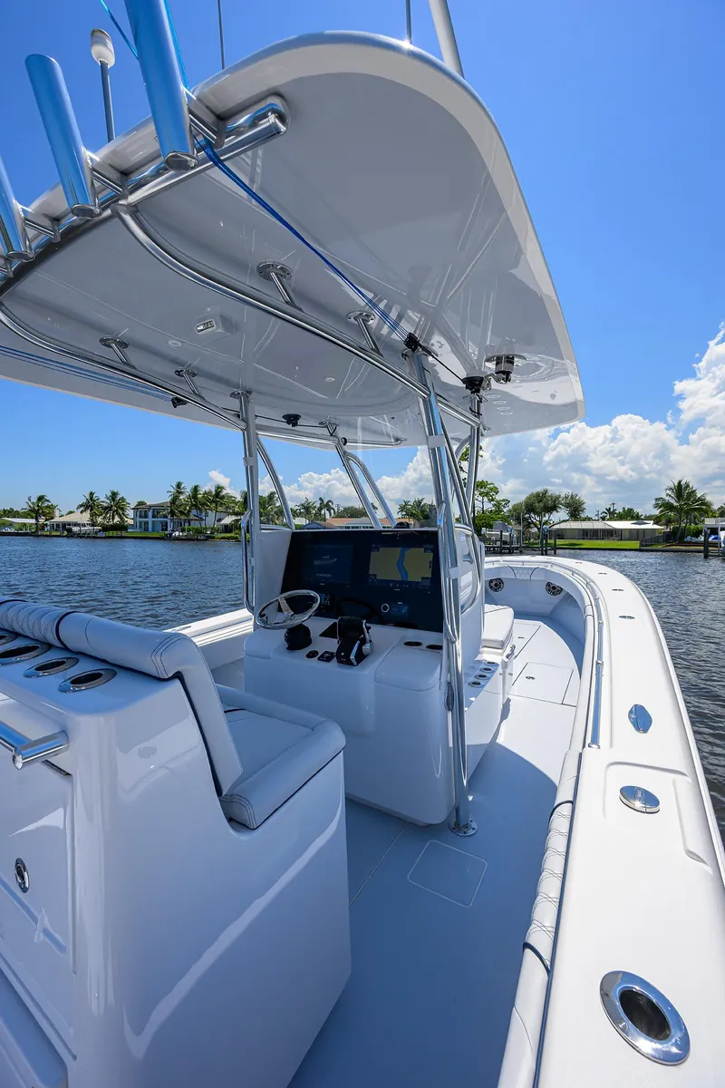 Slide: The Image of Contender 35 ST 2025 - 61