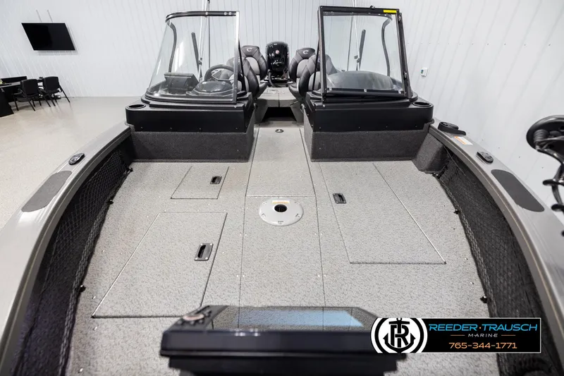 Slide: The Image of 2022 Crestliner 1850 FISHHAWK boat interior with dual consoles and spacious deck. - 16