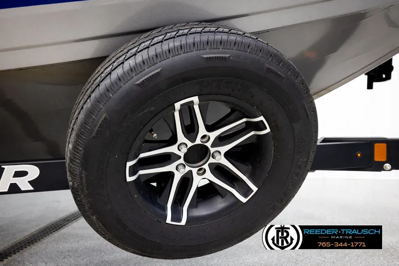 Slide: The Image of Crestliner 1850 FISHHAWK 2022 - 50