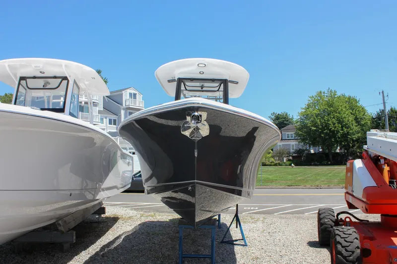 Slide: The Image of Sea Hunt Ultra 245 SE 2026 - 51