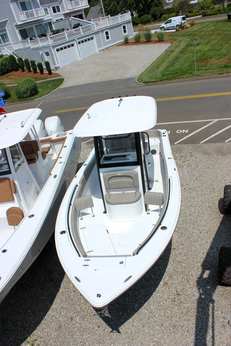 Slide: The Image of Sea Hunt Ultra 245 SE 2026 - 52