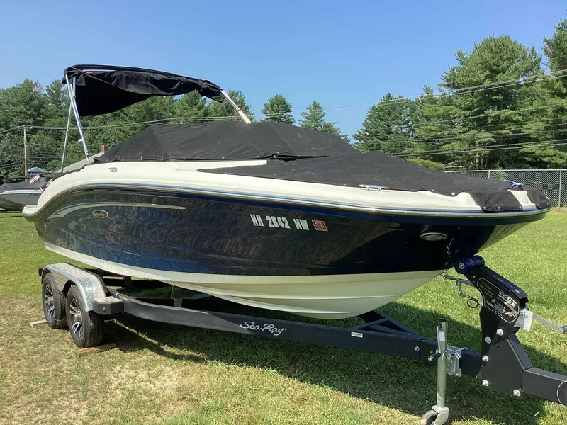 Slide: The Image of Sea Ray SPX 190 2023 - 1