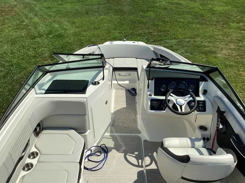 Slide: The Image of Sea Ray SPX 190 2023 - 3