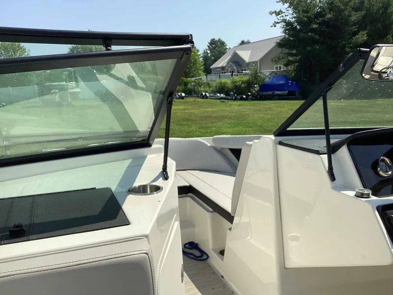 Slide: The Image of Sea Ray SPX 190 2023 - 4