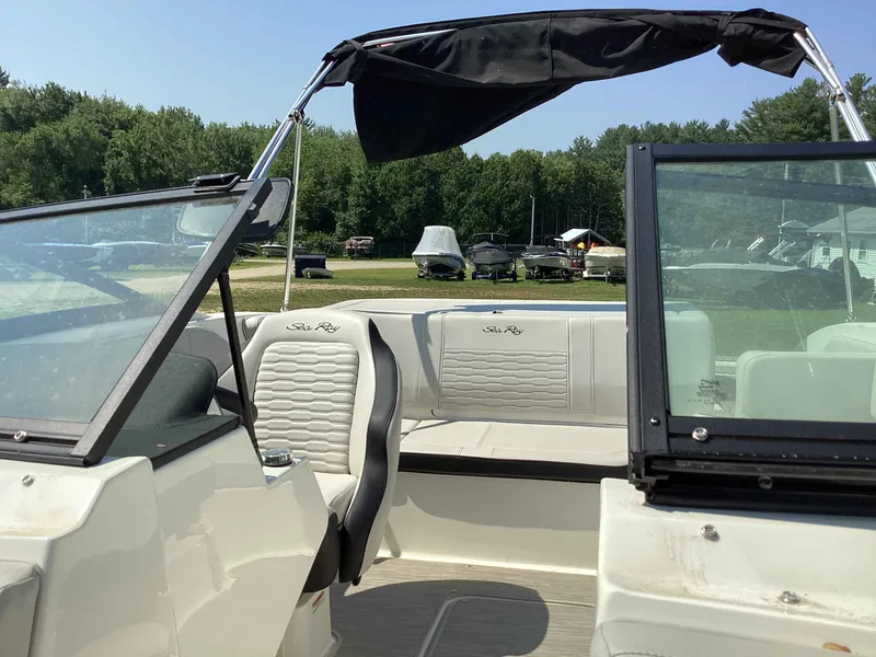 Slide: The Image of Sea Ray SPX 190 2023 - 6