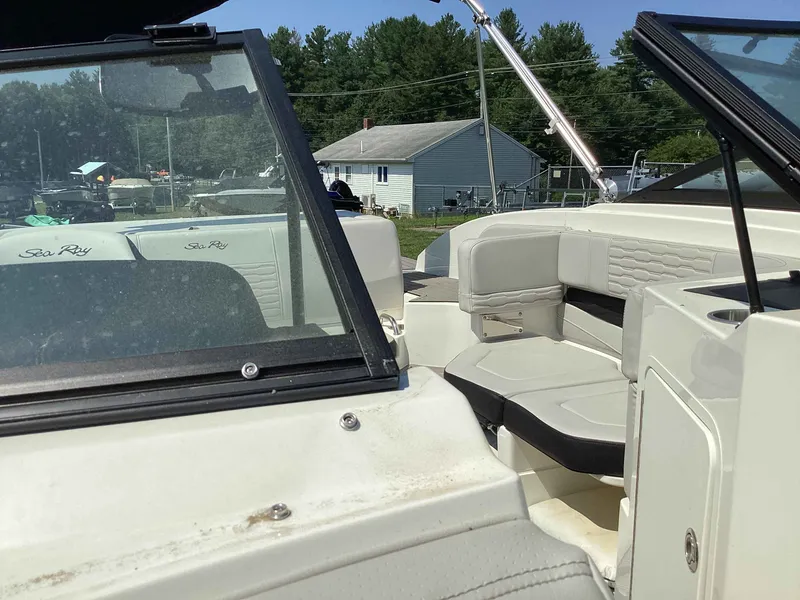 Slide: The Image of Sea Ray SPX 190 2023 - 7