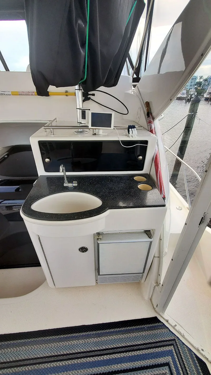 Slide: The Image of Sundeck Wetbar - 5