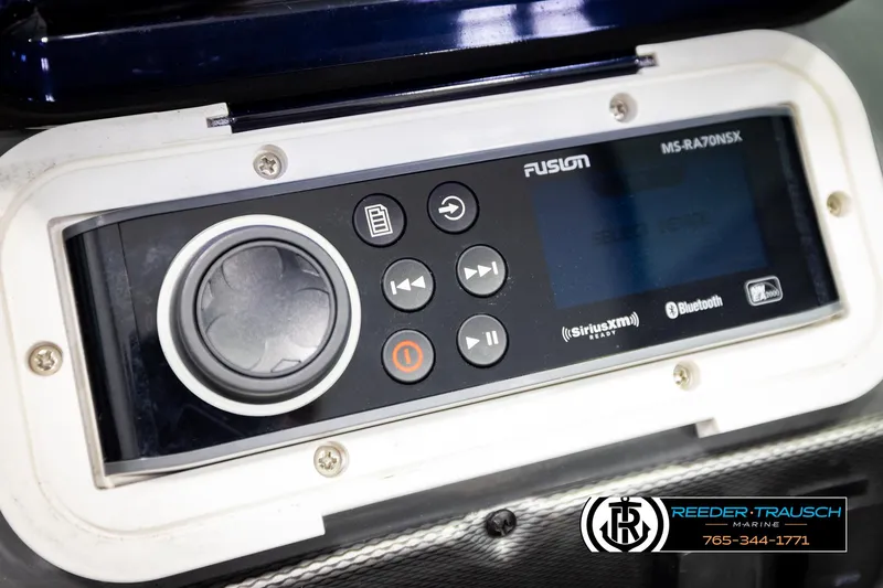 Slide: The Image of Fusion MS-RA70NSX stereo system on 2013 Yamaha Boats 210 SX. - 33