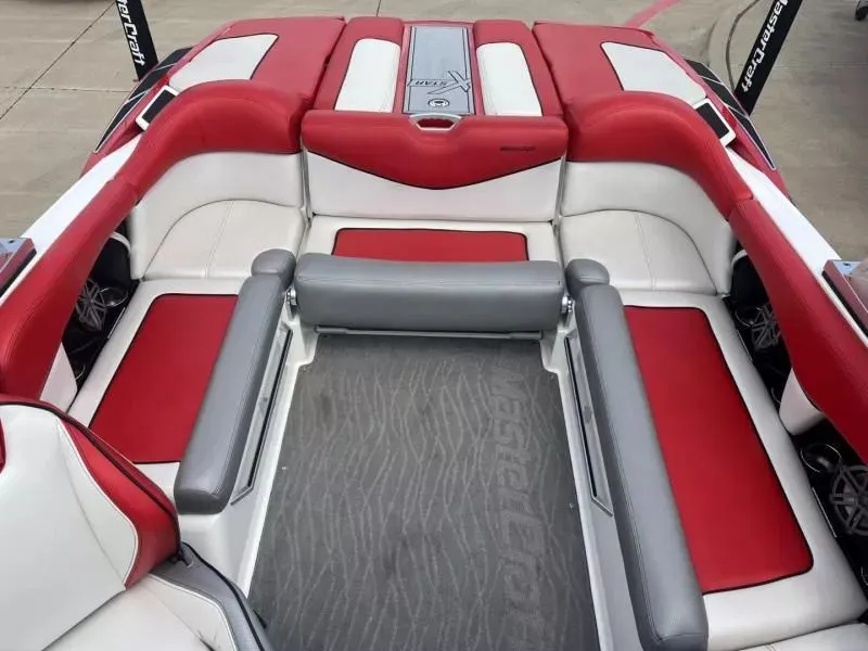 Slide: The Image of MasterCraft X-Star 2016 - 11
