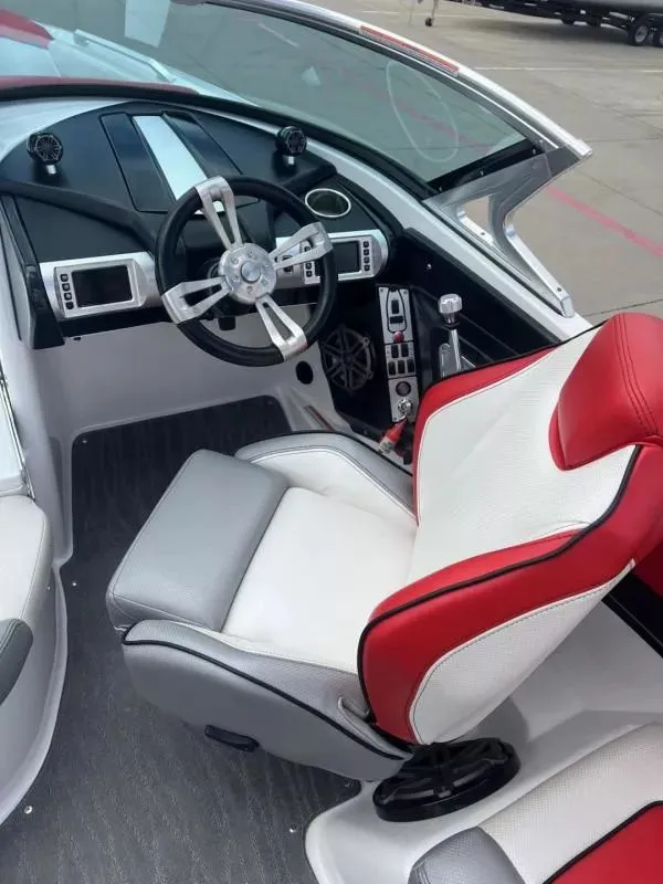 Slide: The Image of MasterCraft X-Star 2016 - 9