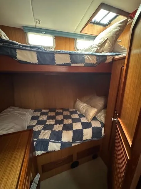 Slide: The Image of Midship stateroom with twin bunks - 72